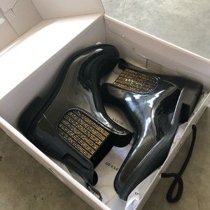 #SOLD#Guess rain boots